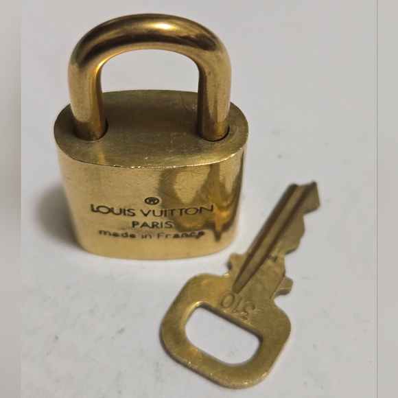 Louis vuitton Lock and key 300's Series - Picture 15 of 16